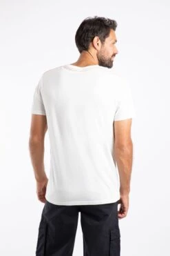 Aspect Mountains Front Print Graphic T-Shirt Dusty White -Everyday Luxe 127158
