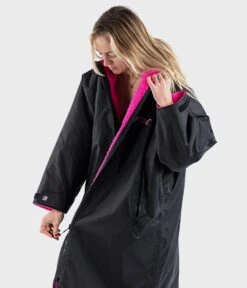 Dryrobe Advance Long Sleeve BLACK PINK - RECYCLED -Everyday Luxe Black Pink 4 2024x2024 9f20c94a b246 42a5 b5bf 5333a56e0fe3
