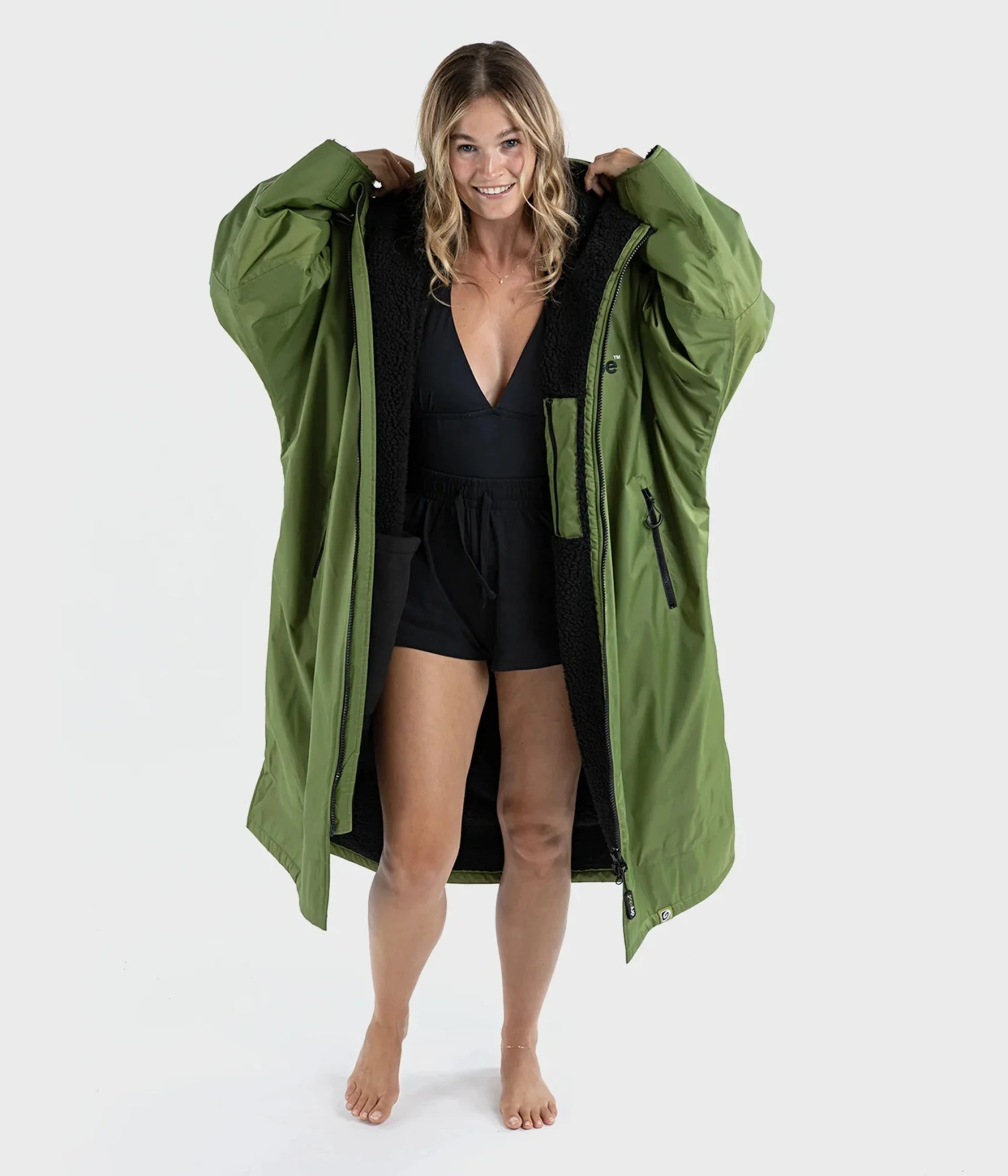 Dryrobe Advance Long Sleeve FOREST GREEN BLACK - RECYCLED 3 Dryrobe Advance Long Sleeve FOREST GREEN BLACK - RECYCLED
