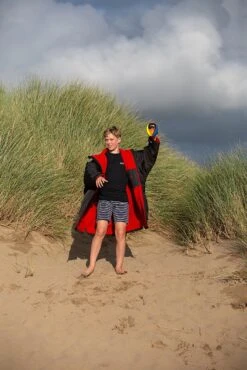 Dryrobe Advance Kids Long Sleeve BLACK PINK - RECYCLED 9 Dryrobe Advance Kids Long Sleeve BLACK PINK - RECYCLED -Everyday Luxe KIDS BEACH DRYROBE 179 2024x2024 e31f1e10 b738 43da 90f2 3a0b7eaedce8