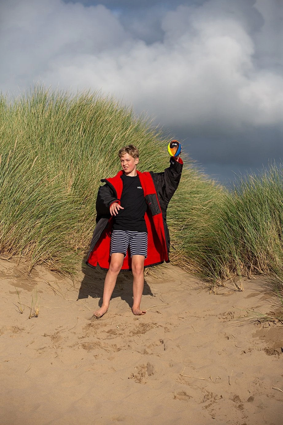 Dryrobe Advance Kids Long Sleeve BLACK PINK - RECYCLED 5 Dryrobe Advance Kids Long Sleeve BLACK PINK - RECYCLED - Image 3