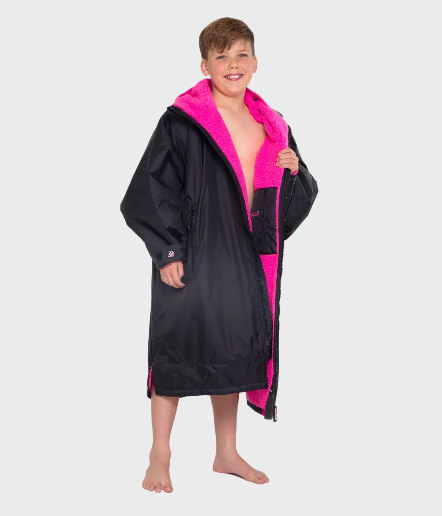 Dryrobe Advance Kids Long Sleeve BLACK PINK - RECYCLED 3 Dryrobe Advance Kids Long Sleeve BLACK PINK - RECYCLED