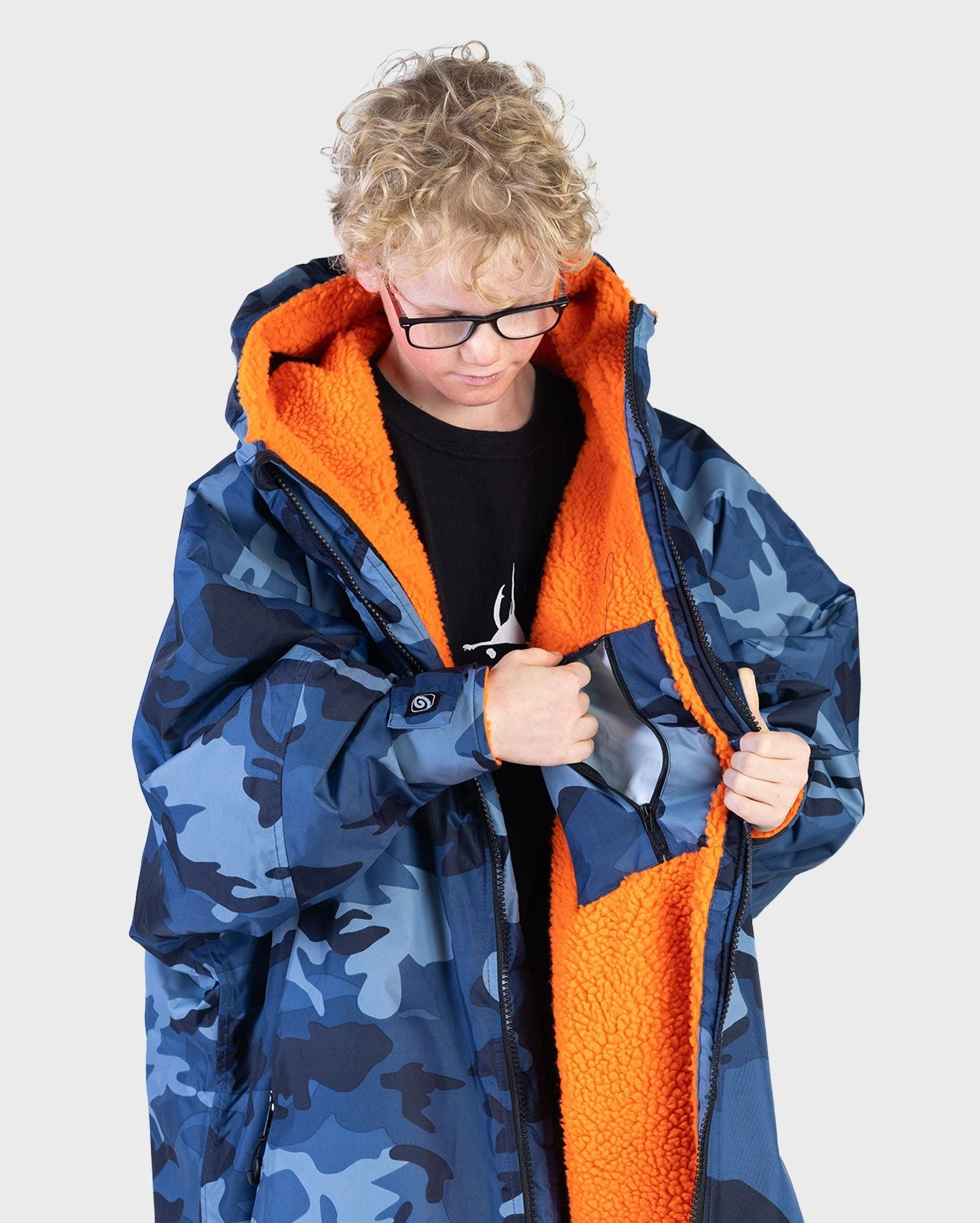 Dryrobe Advance Kids Long Sleeve Blue Camo / Orange 7 Dryrobe Advance Kids Long Sleeve Blue Camo / Orange - Image 5