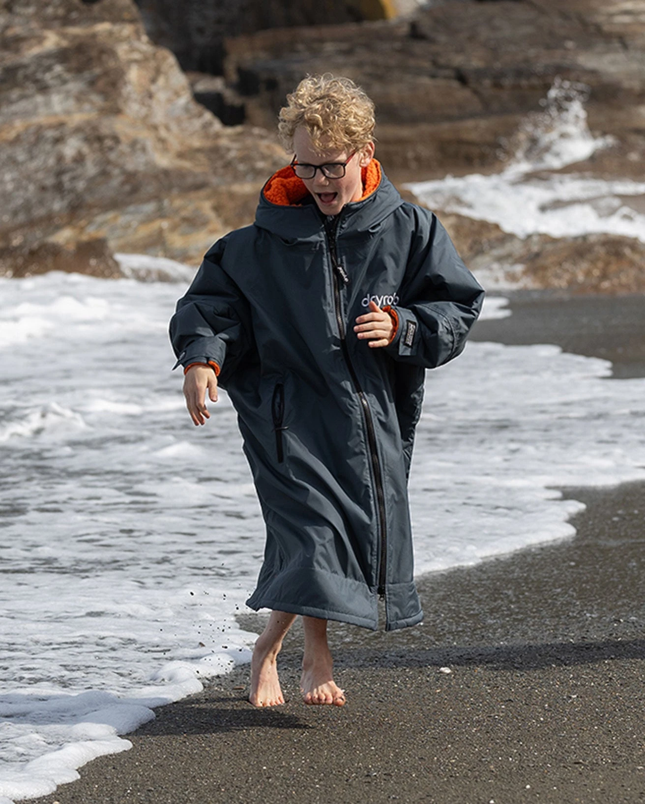Dryrobe Advance Kids Long Sleeve Dark Grey / Orange 7 Dryrobe Advance Kids Long Sleeve Dark Grey / Orange - Image 5