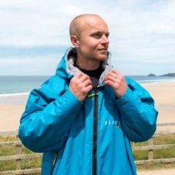 Osprey Unisex Changing Robe Teal 14 Osprey Unisex Changing Robe Teal -Everyday Luxe su4052 56 changing robe lifestyle 1